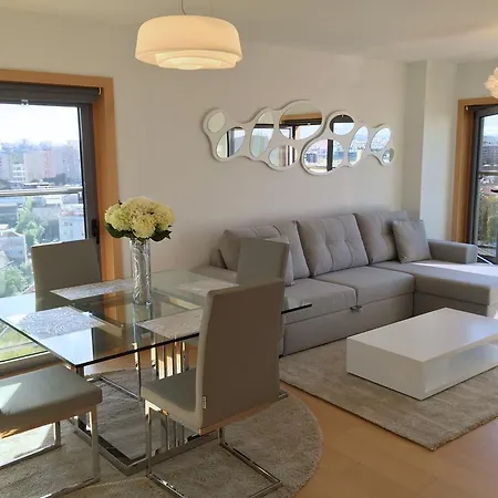 Finest Rentals - Expo Riverside Lisbon Room photo